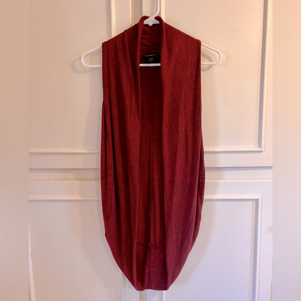 Chic Burgundy Knit Vest